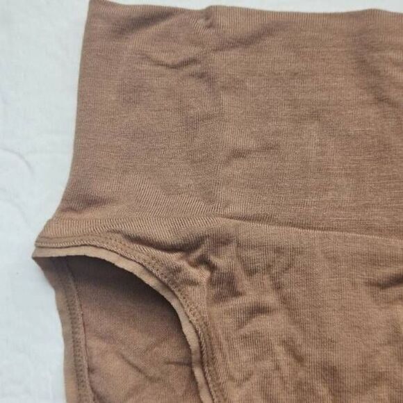 SKIMS HI CUT PANTY NWT - Picture 2 of 10